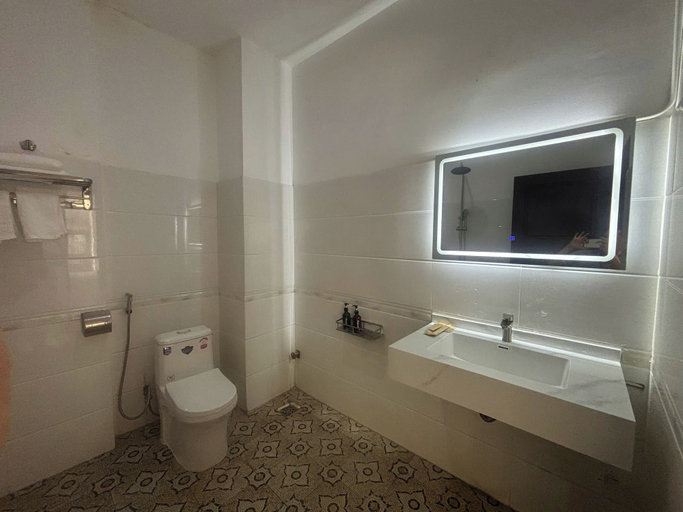 Bathroom 2, Orova Hotel, Thủ Dầu Một