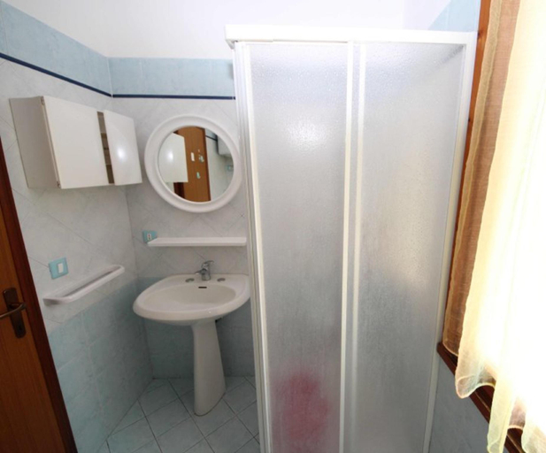 Bathroom 3, Cozy apartment in Rosolina, Rovigo