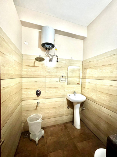 Bathroom, Hotel Maria, Sahibzada Ajit Singh Nagar