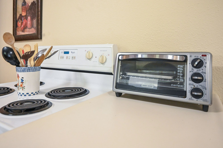 Private kitchen 3, Das Mueller Guest Haus 3 Bedroom Home by RedAwning, Gillespie