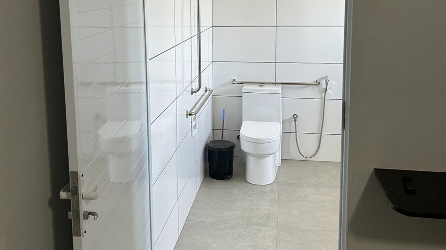Bathroom 2, Recanto Ubaduba, Ubatuba