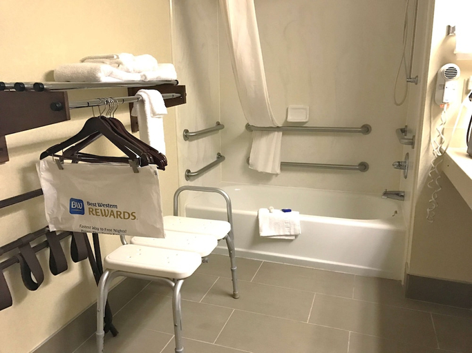 Bathroom 4, Best Western Inn & Suites, Peach