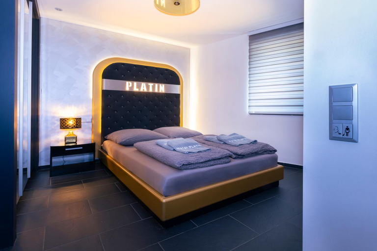 Bedroom, Hotel Platin, Regensburg