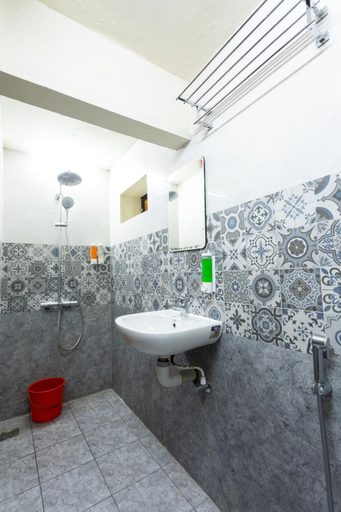 Bathroom 3, JK Lodge, Kottayam