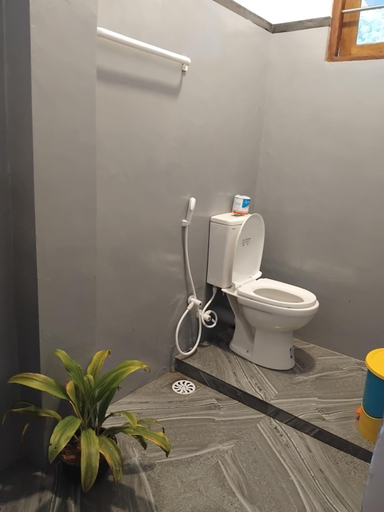 Bathroom, Yunal's Place, Dickwella