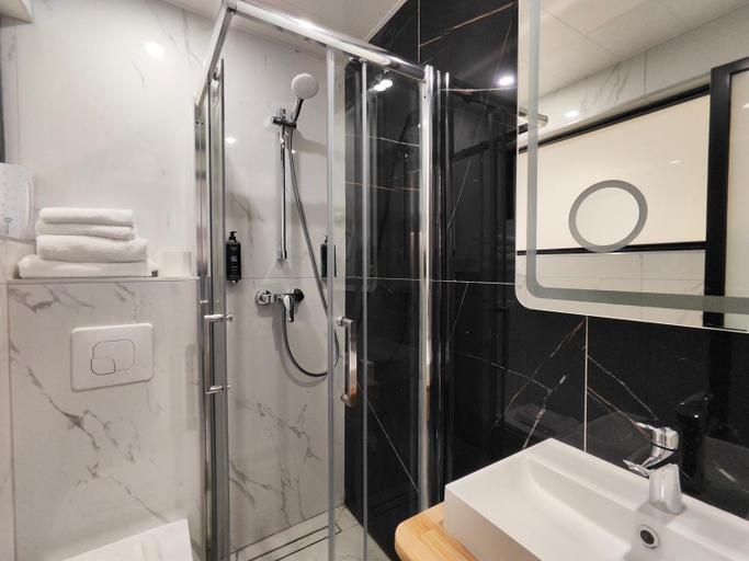 Bathroom 4, Atelier Montparnasse, Paris