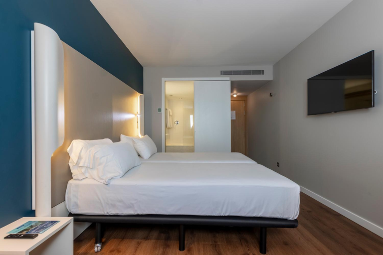 Bedroom 2, Travelodge Malaga Aeropuerto, Málaga