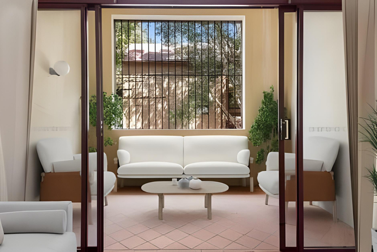 Others 3, Lovely 1-bedroom unit with pool and gym., Sydney