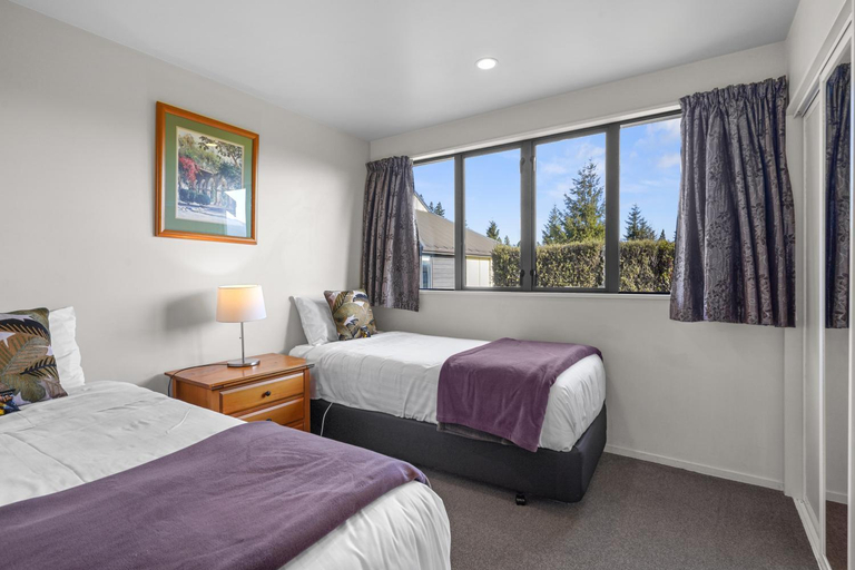 Bedroom 4, *** LAKE VILLA 466 ***, Hurunui