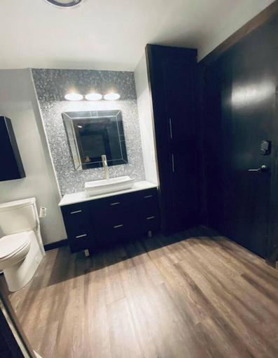Bathroom 3, Snowshoe Condo, Iron