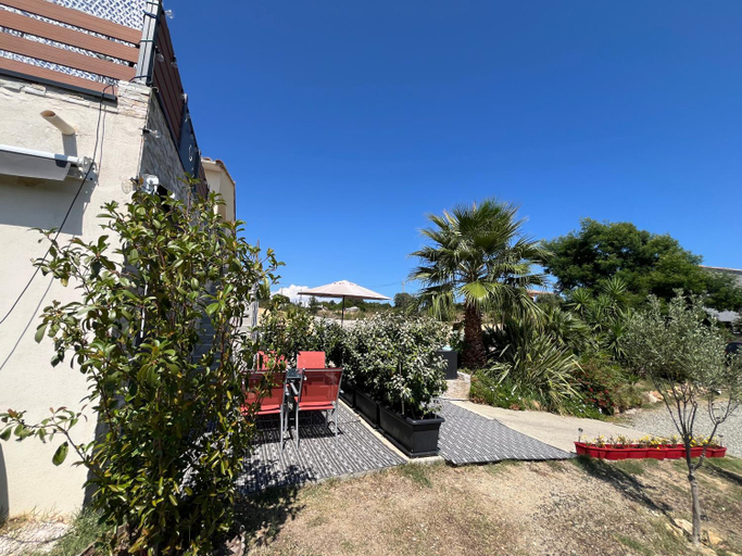 Others 2, Villa Heliopolis, Haute-Corse