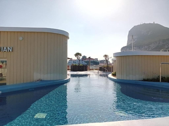 Rooftop pool 3, Luxury Marina Apartment - Self Catering, Gibraltar