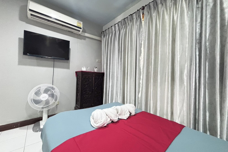 Room 5, Sunshiny-BB Hostel near Punnavithi BTS station, Bang Na