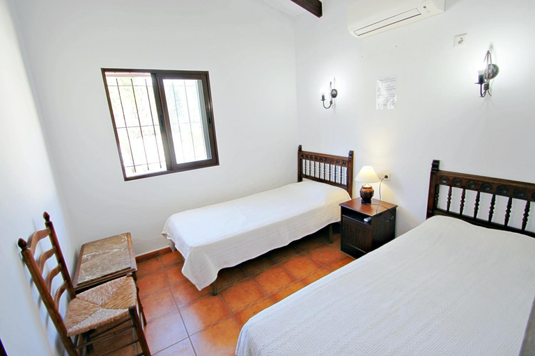Bedroom 2, Droomland - sea view villa with private pool in Moraira, Alicante