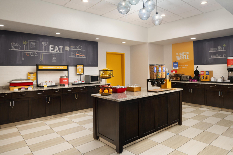 Food & Drinks 5, Hampton Inn & Suites Albuquerque, Bernalillo