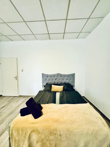 Room 2, Bright 5P Apartment Near Praterstern, Wien