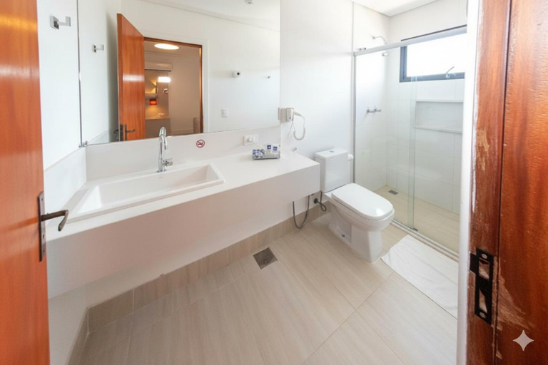 Bathroom 4, Antonio´s Palace Hotel, Piracicaba