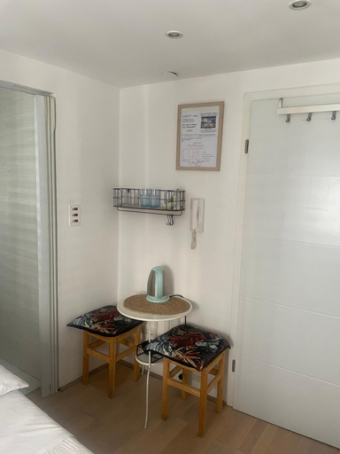 Others 3, Room Stara vrata, Rijeka
