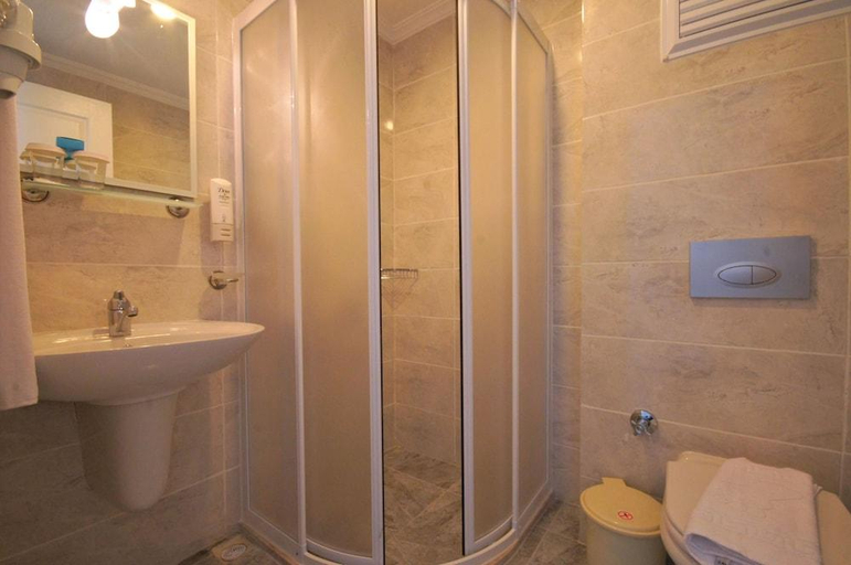 Bathroom 5, Oludeniz Beach Resort By Z Hotels, Fethiye