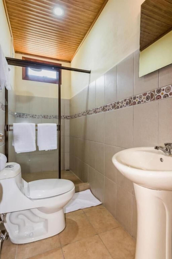 Bathroom, Casa Madonna Hotel, Puntarenas