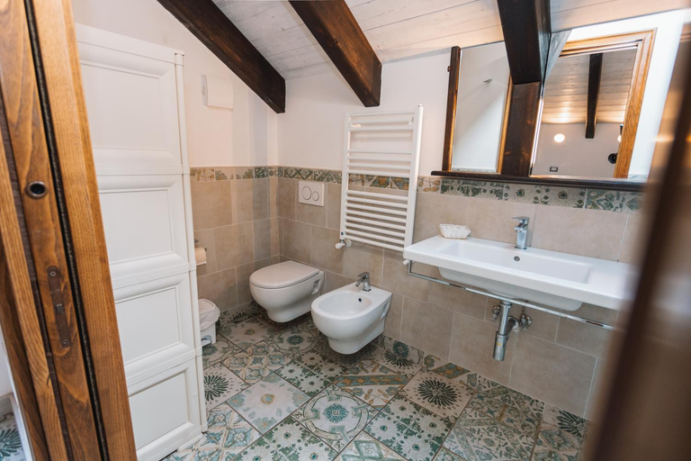 Bathroom 2, Il Casale del Contadino, Napoli