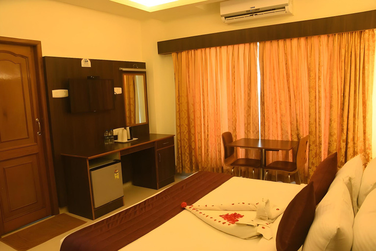 Bedroom 4, Hotel SR Tiruchendur, Thoothukkudi