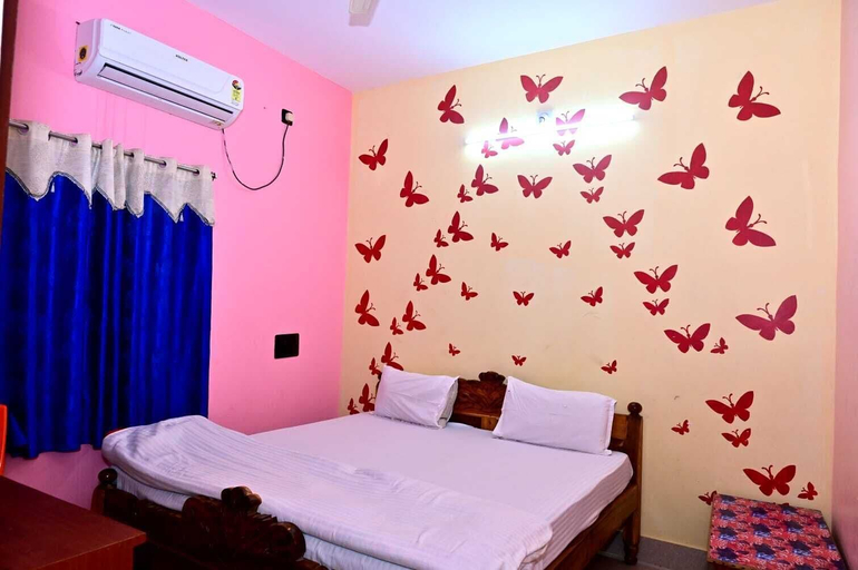Room 2, Hotel Kirti Inn, Puri