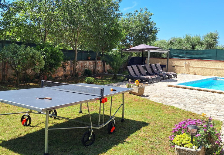 Sport & Beauty, Two-Bedroom Apartment In Pula, Pula