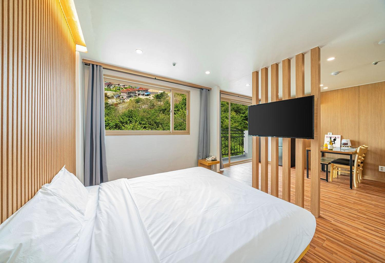 Bedroom 4, Ocean To You Resort Sokcho Seorak Beach Hotel And, Goseong