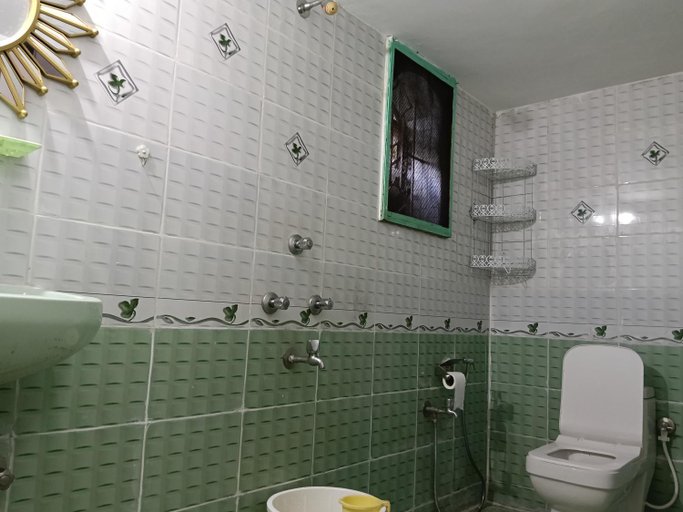 Bathroom, Dsouza Guest House, North Goa