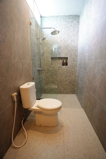 Bathroom 4, Kesumasari Living Lodge, Denpasar
