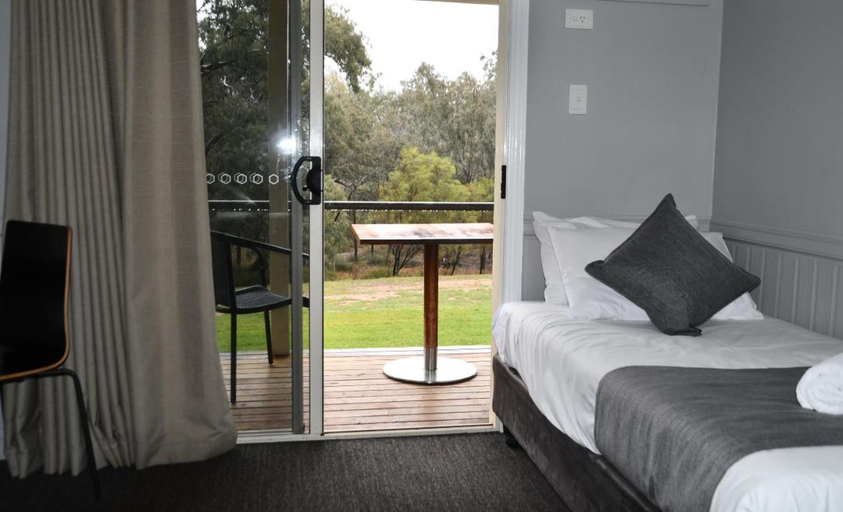 Others 1, Leichhardt Hotel, Taroom