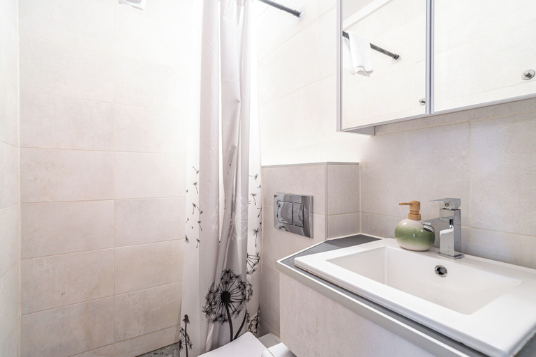 Bathroom 4, RentPlanet- Apartament Dąbrowskiego, Będzin