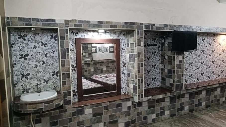 Bathroom, Hotel Rehoboth, Kanniyakumari
