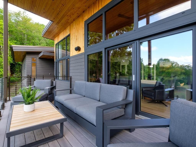 Terrace/patio 2, Luxury Home - The Retreat House, Transylvania