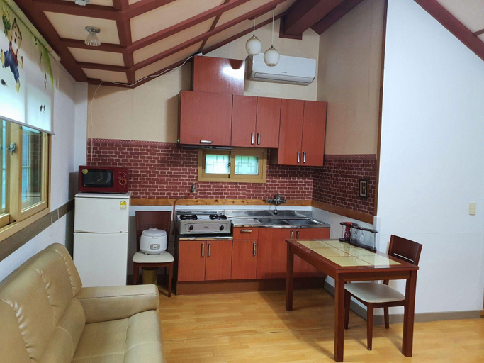 Others 5, Nadeuri Pension, Pyeongchang