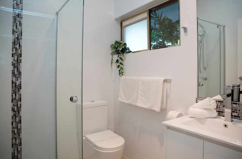 Bathroom 5, Maleny Views Motel, Caloundra - Hinterland
