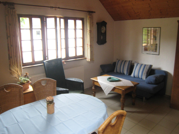 Others 5, Cosy apartment with terrace in Meisburg, Vulkaneifel