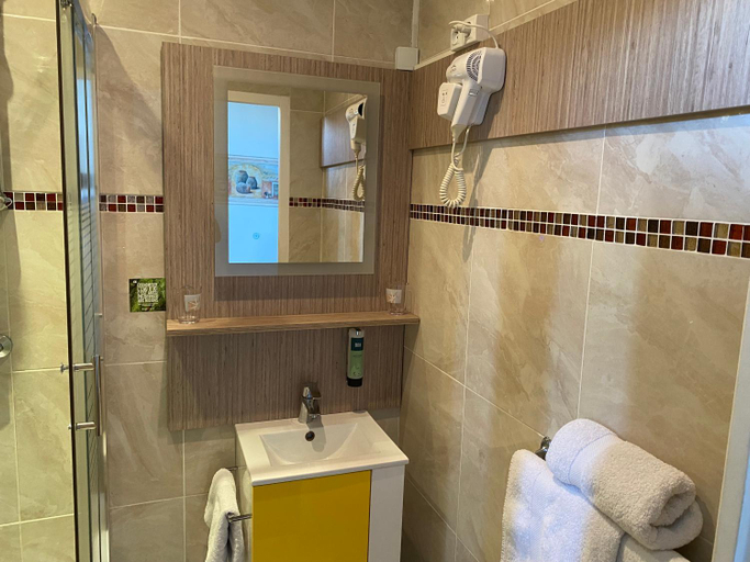 Bathroom 3, Logis Hotel Villa Victorine, Alpes-Maritimes