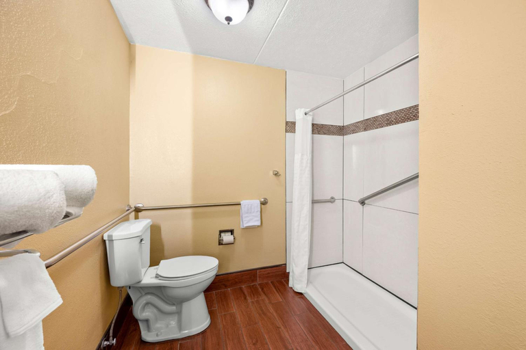 Bathroom 5, Best Western Corbin Inn, Whitley