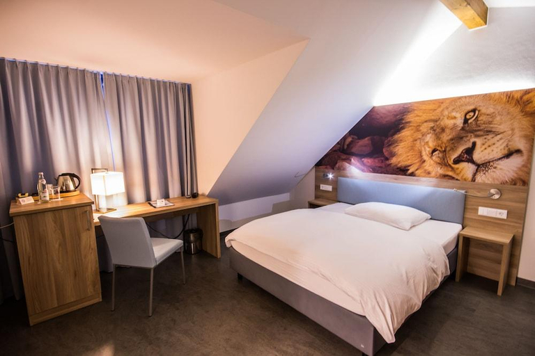 Bedroom 2, Hotel7Continents, Regensburg