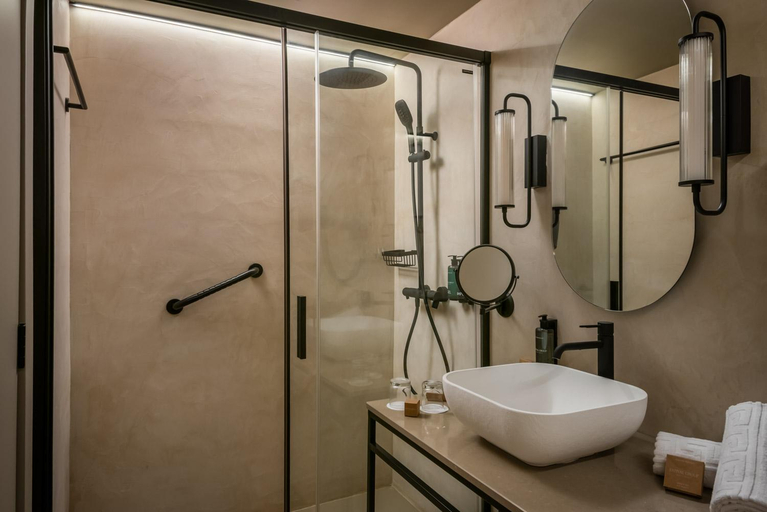 Bathroom 5, Estival Maramar, Tarragona