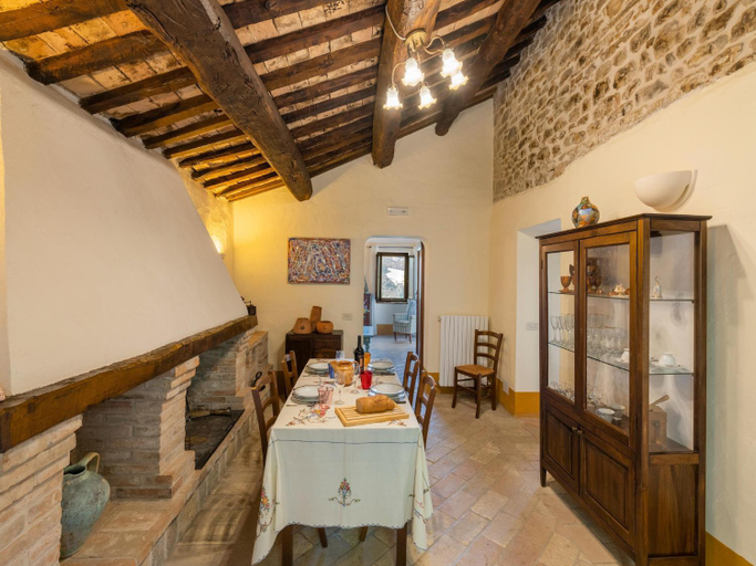 Facilities 4, Gorgeous Apartment with Pool near Sibillini Mountains, Macerata