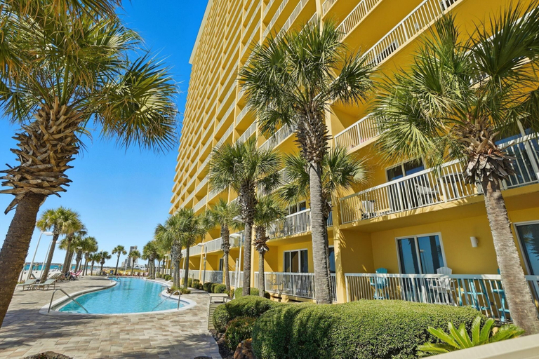 Pool 2, Calypso 1-706 East, Bay