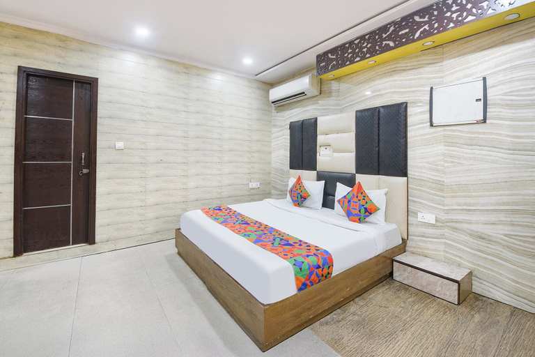 Room 3, Fabhotel Park View I, Delhi