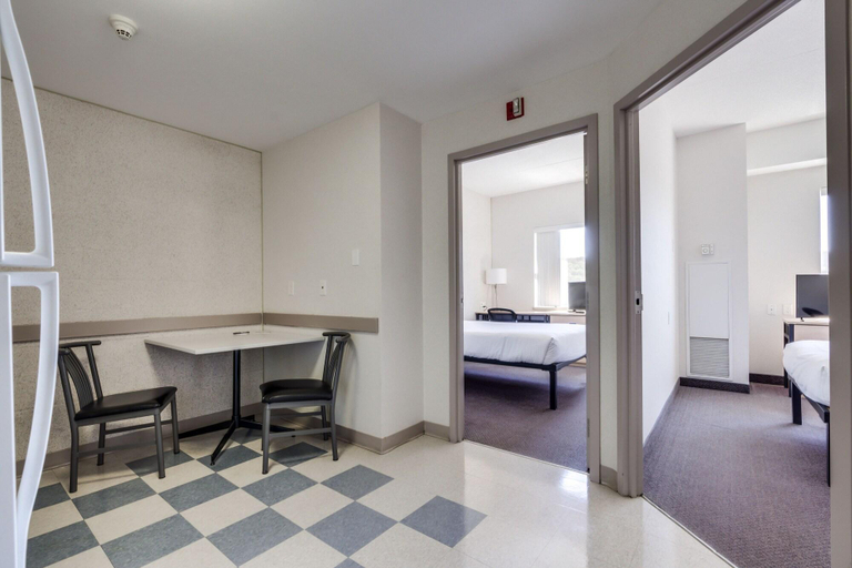 Bedroom 3, Residence & Conference Centre - Niagara-on-the-Lake, Niagara