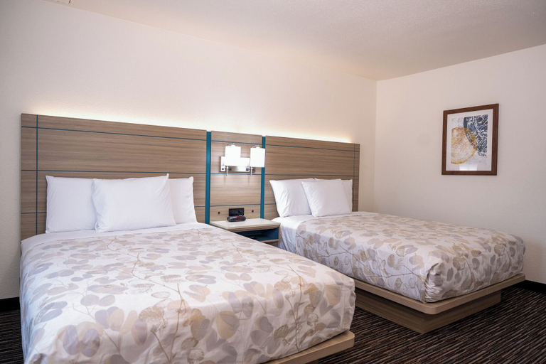 Room 5, Lemon Heights Inn, Orange