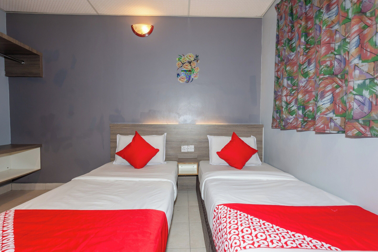 Room 4, OYO 91258 Qish Hotel Banda Kaba, Malacca City