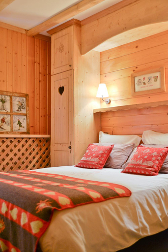 Bedroom 2, Cafe-Hotel Le Morillon, Domaine du Grand Massif-Samoens, Haute-Savoie