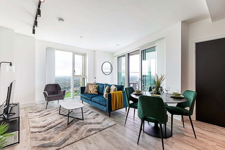 Others 5, Modern Sky-High Flat In North Acton, London